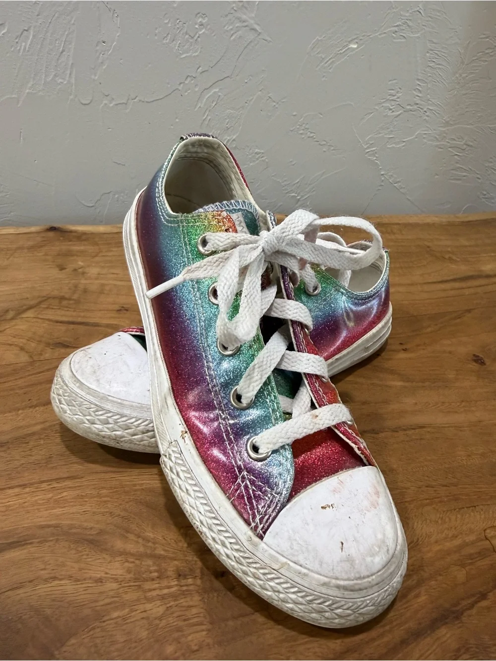 Converse Youth size 1 - Rainbow Metallic GLOW